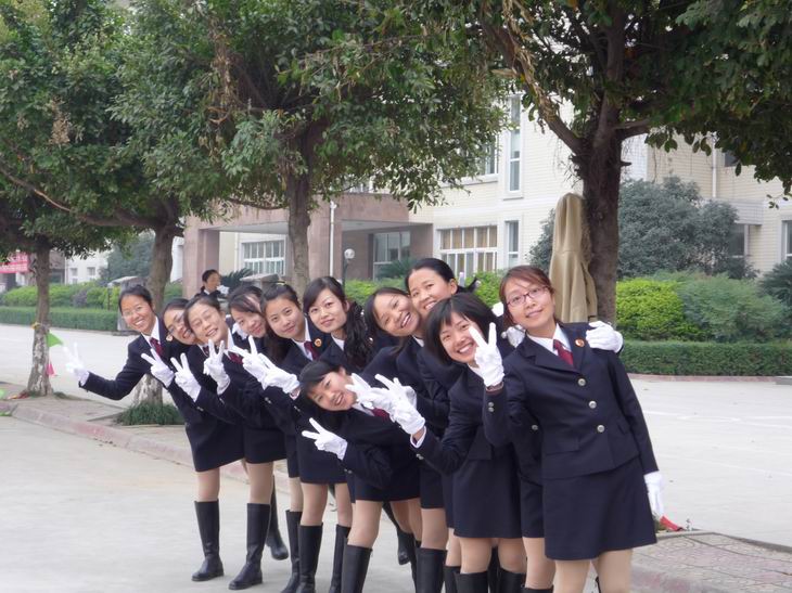 女官