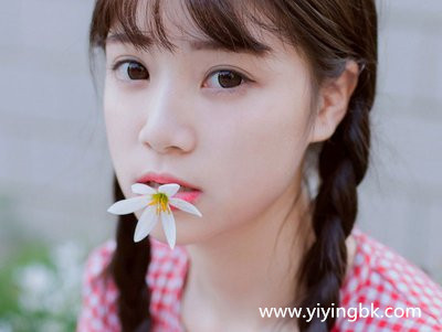清纯漂亮的女孩儿
