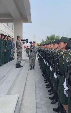2019年国庆节阅兵结束后的女兵们