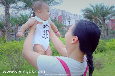 在家看孩子的宝妈，www.yiyingbk.com