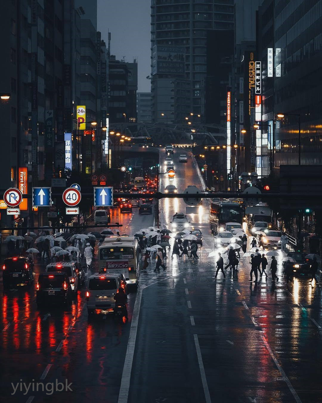 下起了大雨，www.yiyingbk.com