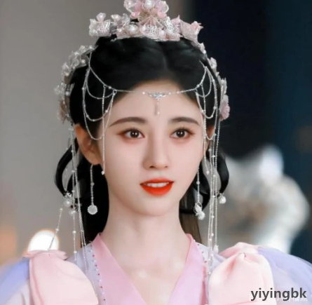 鞠婧祎，www.yiyingbk.com