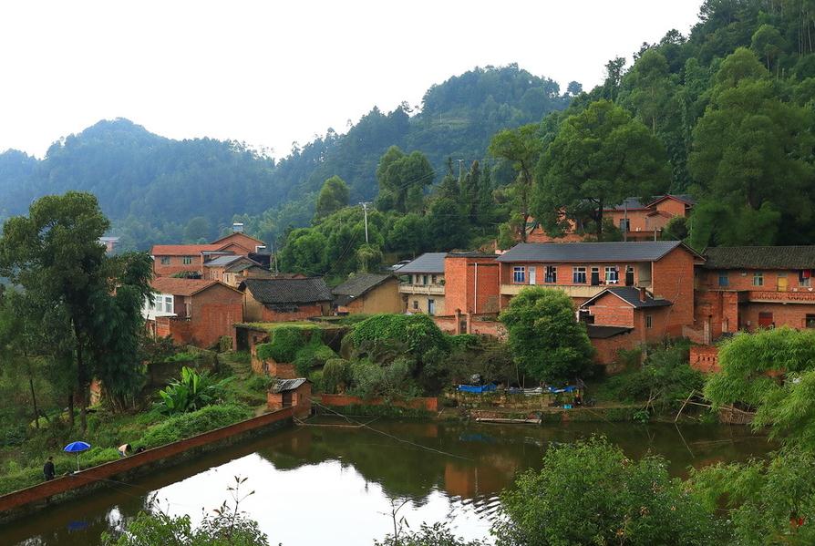 美丽的山村，好想来这个地方！www.yiyingbk.com