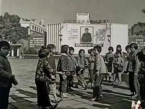 小时候的小学照片，www.yiyingbk.com